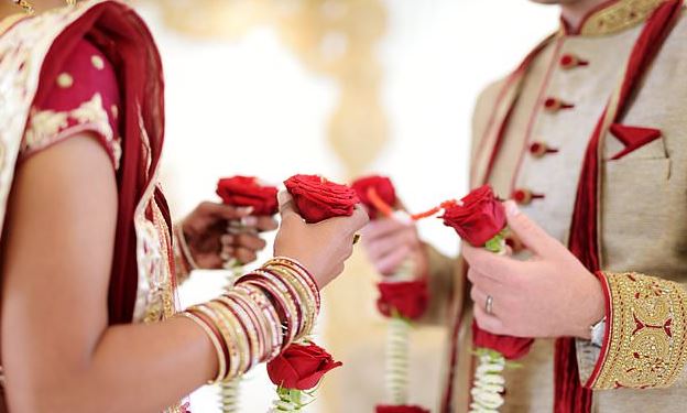 Bihar groom collapsed in marriage stage by dj sound reportedly