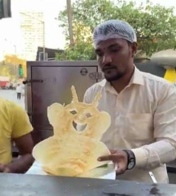 Street Vendor mind blowing art dosa appreciate by netizens