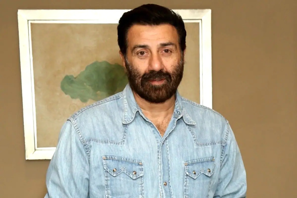 Sunny Deol shares video of man who did not recognise him