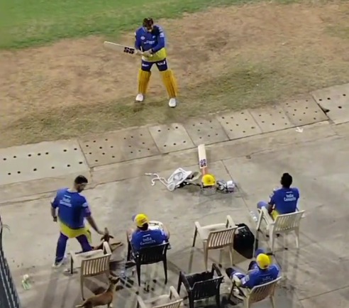 MS Dhoni giving Batting Training to Young CSK Players 