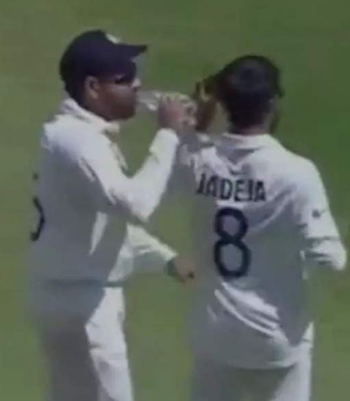 Rohit Sharma Gesture after ishan kishan miss bottle in fourth test