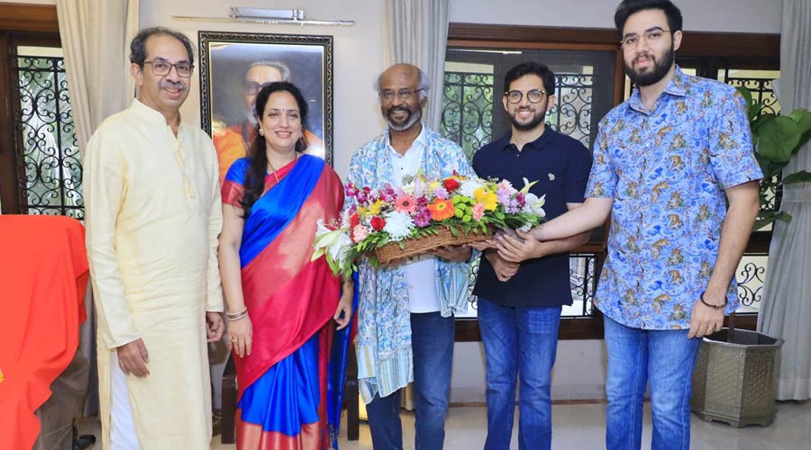 Super Star Rajinikanth meets Uddhav Thackeray family at Matoshree