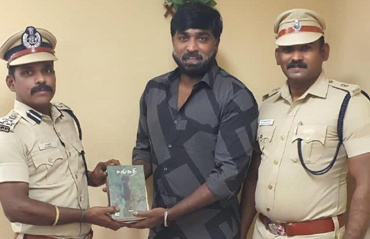 Vijay sethupathy donates 1000 Books to Madurai Prison Library 